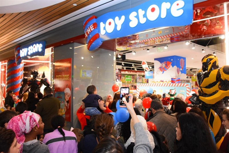 Biggest Christmas Reveal event at Toy Store-ABC Verdun